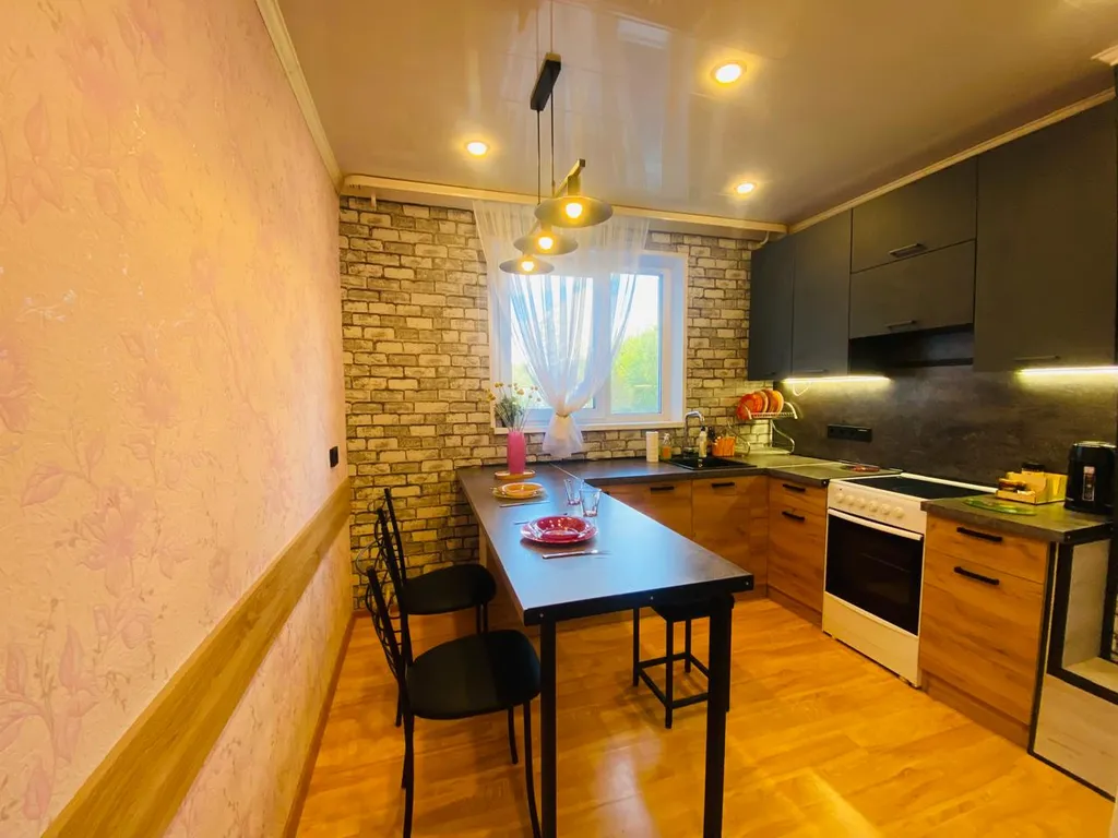 1-комнатная квартира с хорошим ремонтом в Октябрьском районе — аренда посуточно в Мурманск