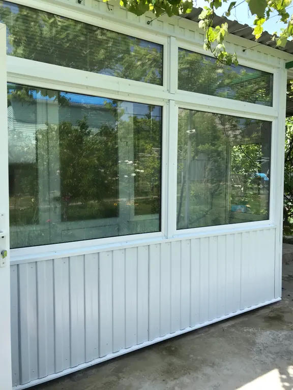 Часть дома с отдельным входом и верандой