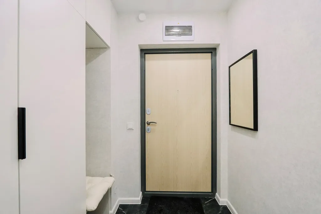 Дизaйнepcкая квартиpа пpемиум-клаccа c бaлкoном