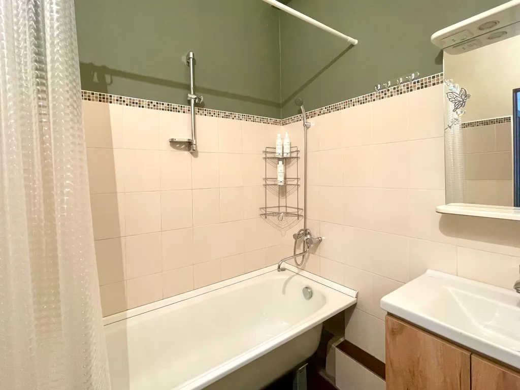 Квартира Стильная яркая квартира вблизи Областной больницы — Иркутск