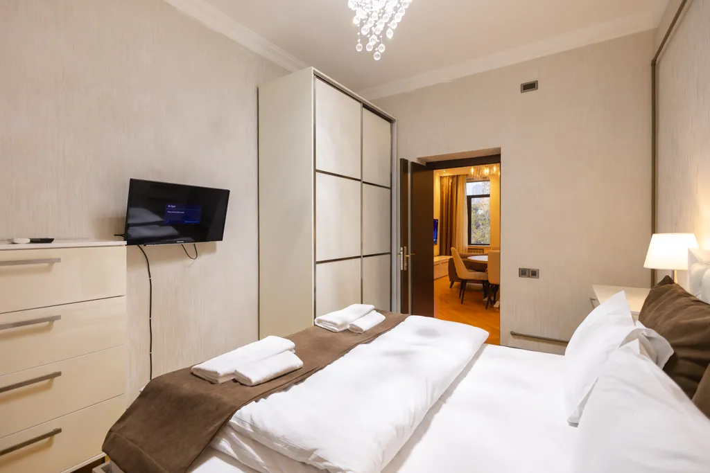 2 спальни + гостиная, прямой балкон с видом на гору Таргова