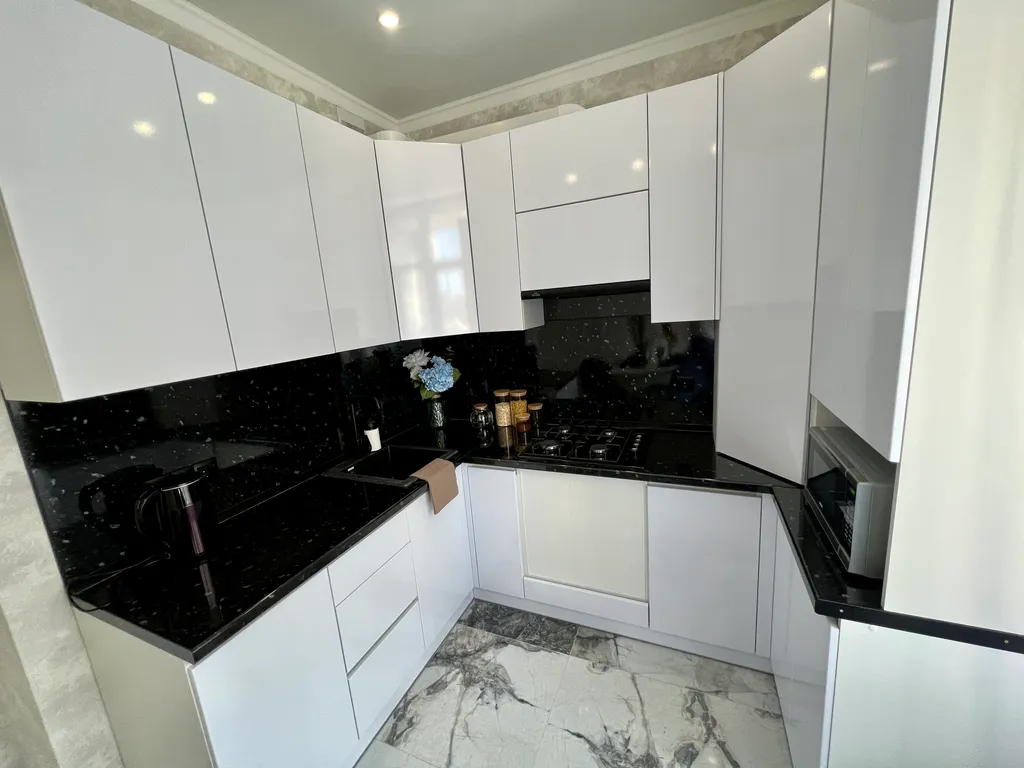 Элегантная квартира в ЖК Российский рядом со сквером и фонтаном