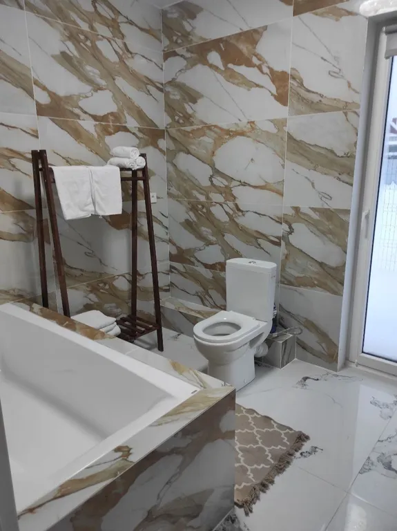 Коттедж Просторный дом — Лобня