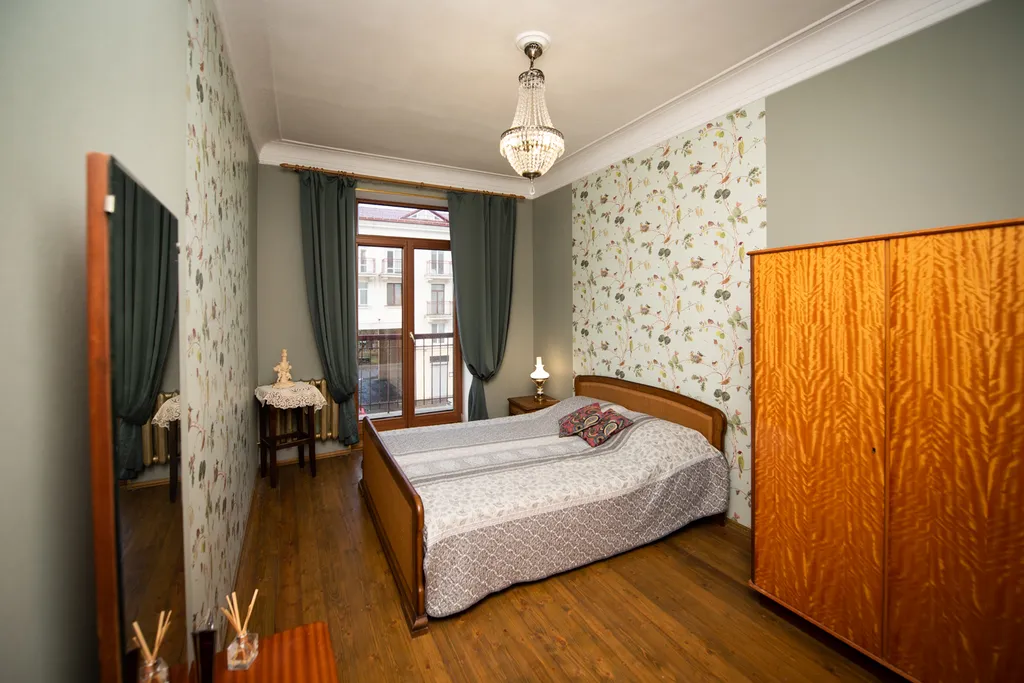 Квартира 3-комнатная сталинка около метро — Минск