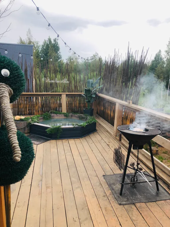 Новая вилла с горячей джакузи в террасе в черте города