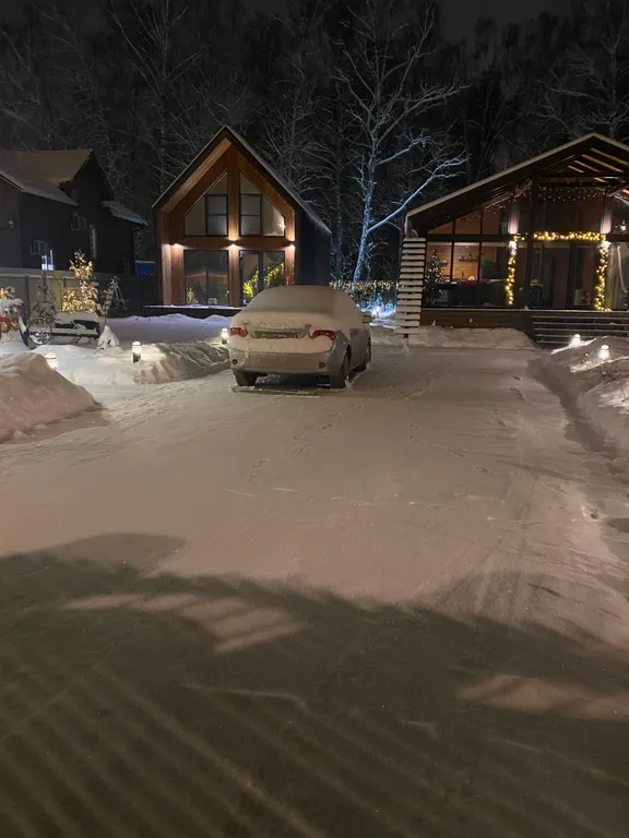 Современный барнхаус у леса рядом с городом