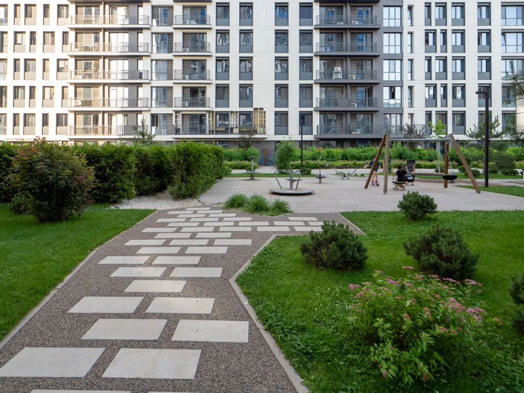 Квартира просторная с балконами, рядом с Мегой