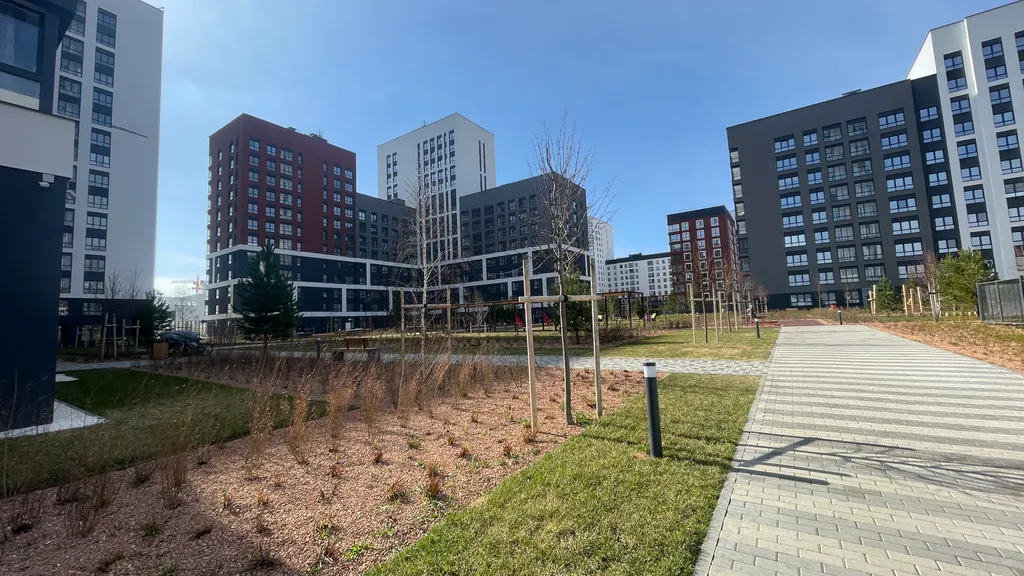 Не в отеле, а в квартире