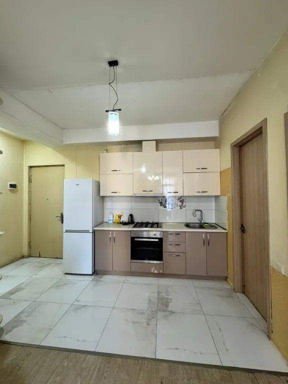 Трехкомнатная квартира у пл. Саакадзе