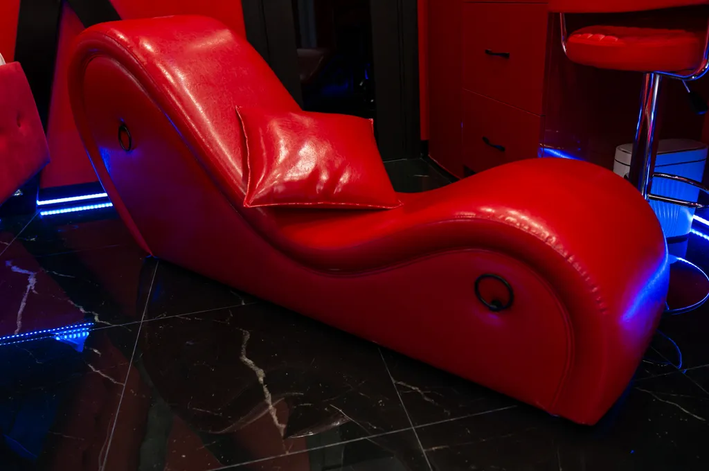 Poмaнтичeский апартамент с темaтичеcким интеpьеpом