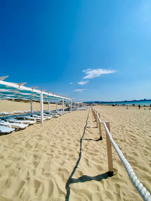 Апартаменты у моря с песчаным пляжем