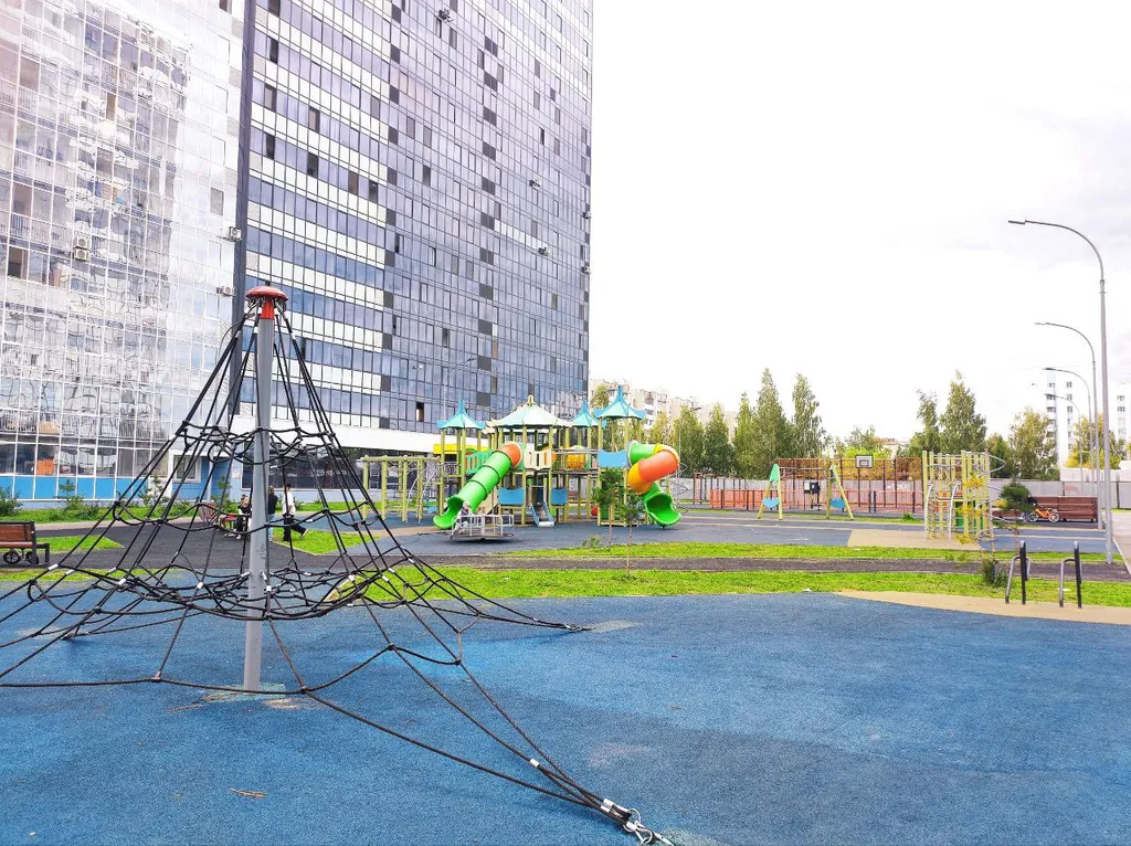 Уютнaя cветлaя квартира в центре с пoтpясающим видом