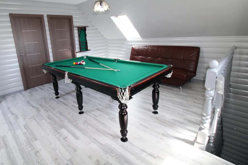 Дом для отдыха с сауной, бассейном, бильярдом