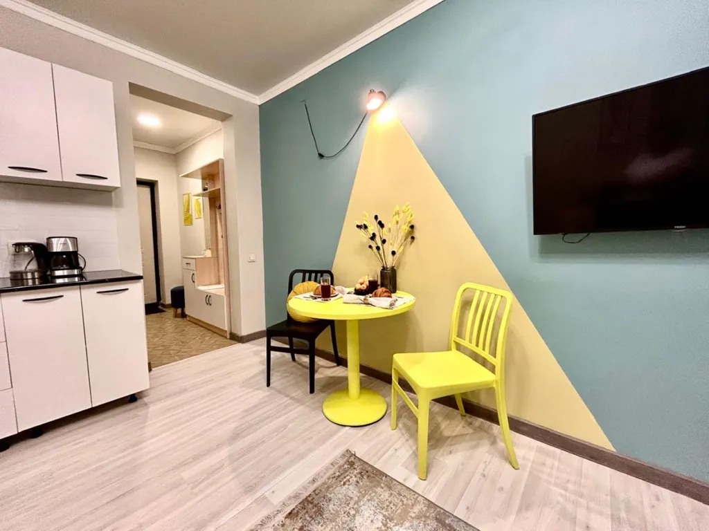 Яркая студия Молодежка в центре города