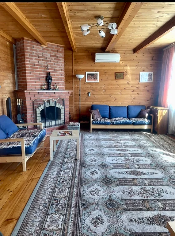 Уютный дом на берегу реки Кама