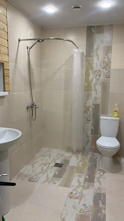 Коттедж Уютная и комфортная ХижInna с русской банькой в лесу у реки — Волхов