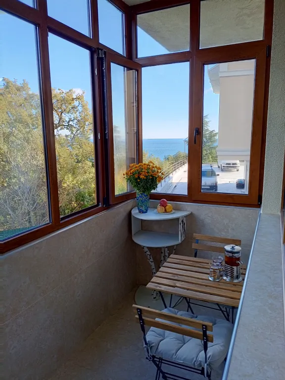 Уютная видовая 2-комнатная квартира у парка и моря — аренда посуточно в Кореиз