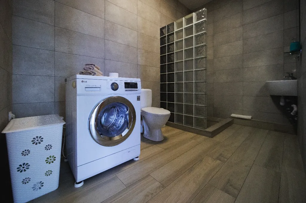 Современный уютный дом с панорамным остеклением