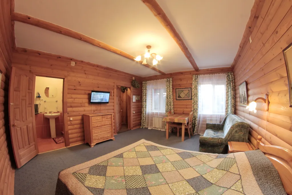 Номер полулюкс в центре города на панорамном берегу