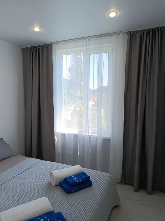 Двухкомнатная квартира у моря с видом на горы