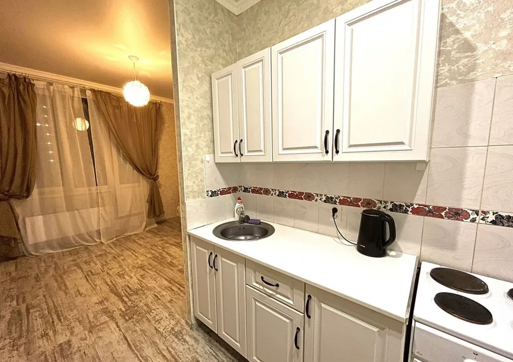 Квартира с ремонтом, кровать + диван