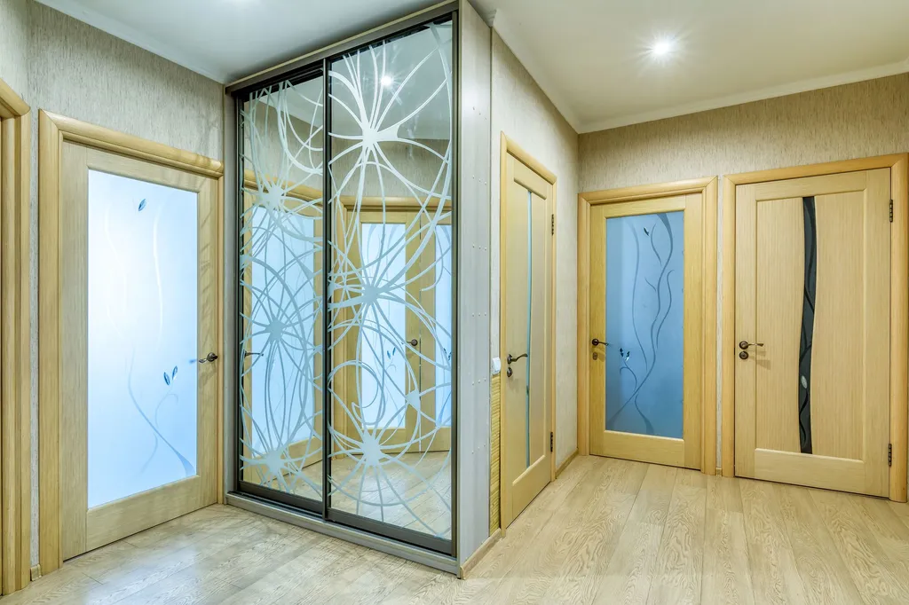 Трешка в центре города с охраняемой парковкой