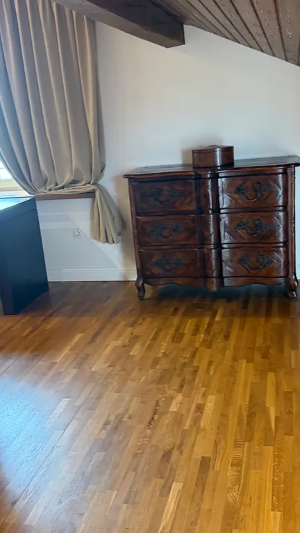 Лофт - мансарда с фронтальным видом на море