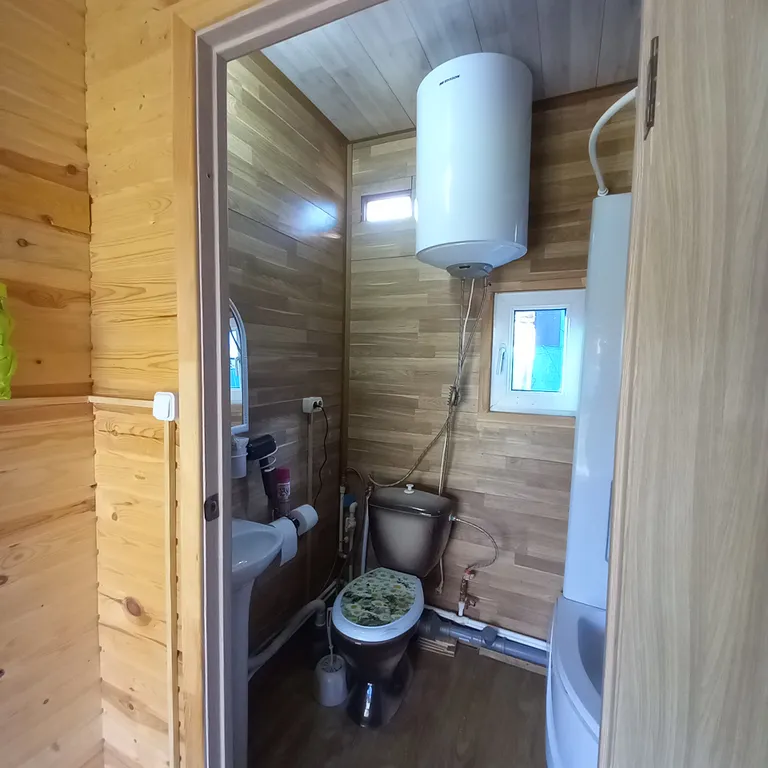 Отдых в уютном, уединенном домике на 6 сотках.