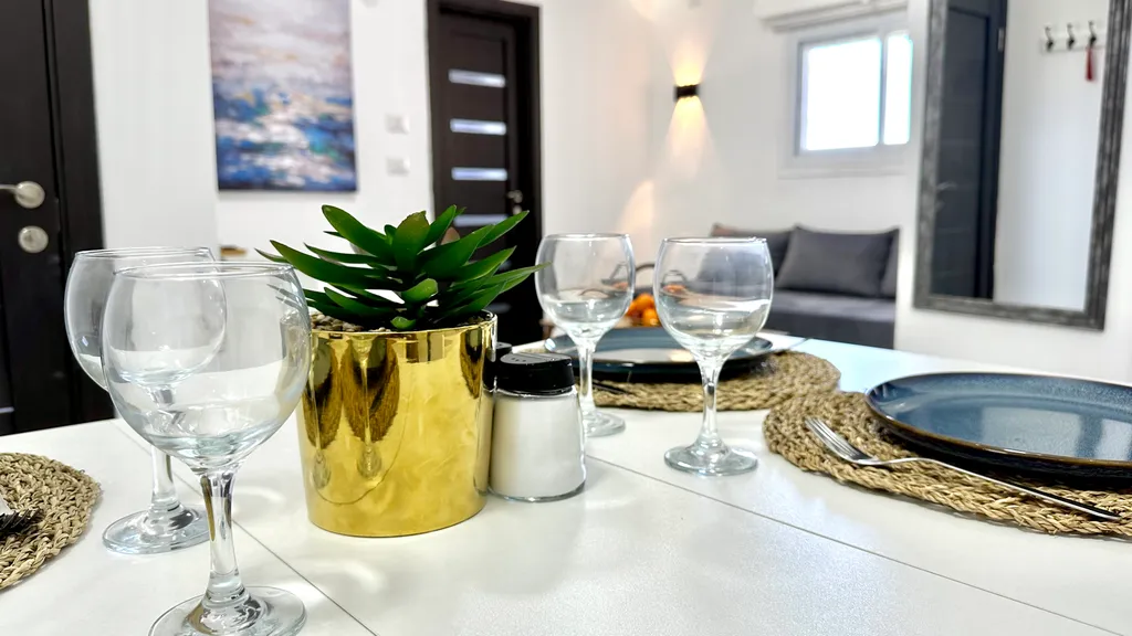 Отличные апартаменты в Хайфе с видом на Порт и море