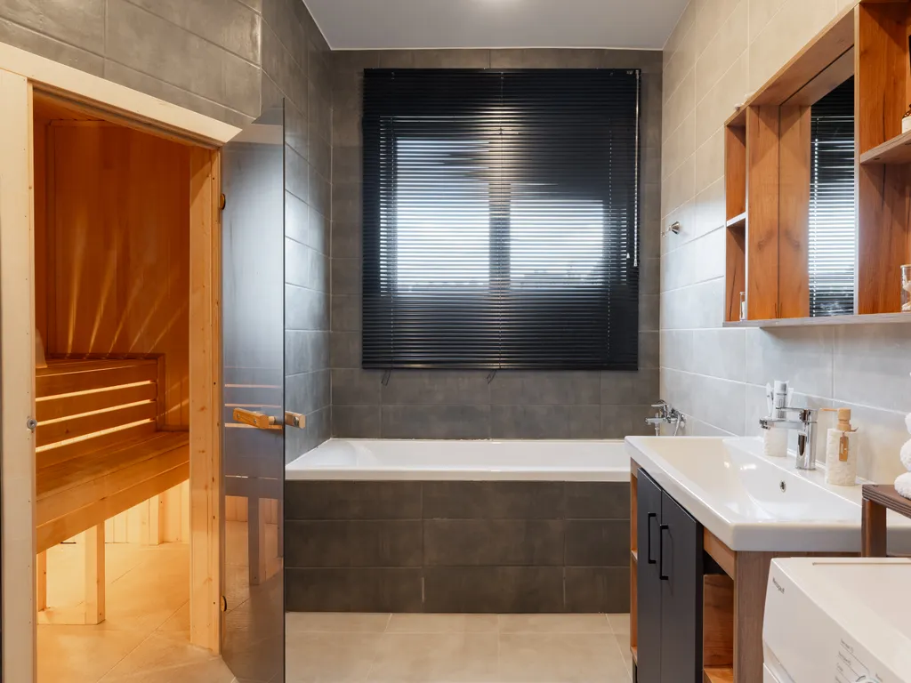 Уютный дом с камином и сауной у Охта Парка