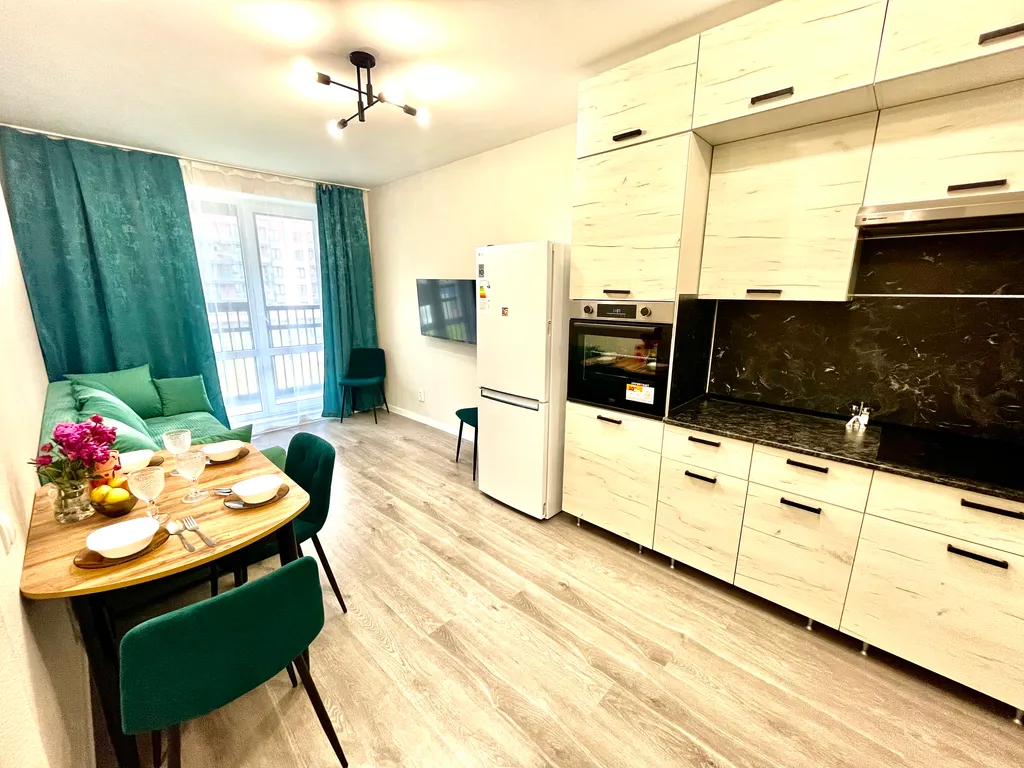 Квартира Квартира Яркая евродвушка — Бугры