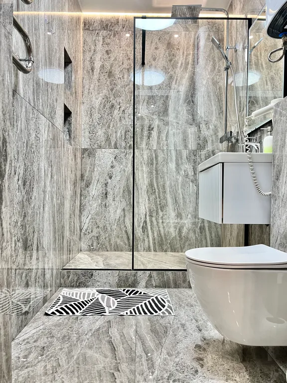 Светлая студия в центре