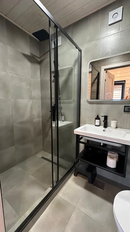 Коттедж Отдельностоящий дом с верандой и видом на озеро — Мичуринское