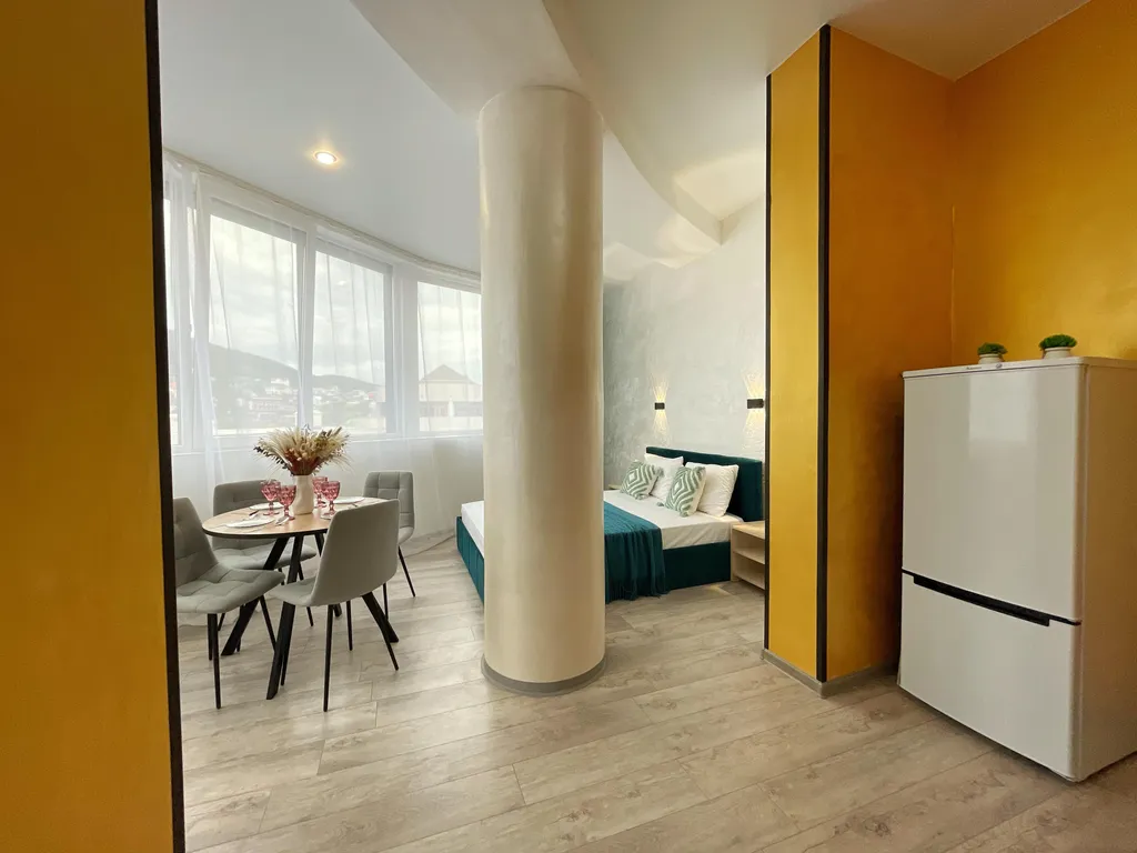 Апартаменты для четверых с видом на горы и море