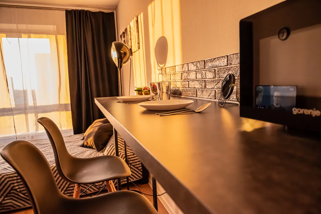 Уютная, красивая квартира-студия The Room Black