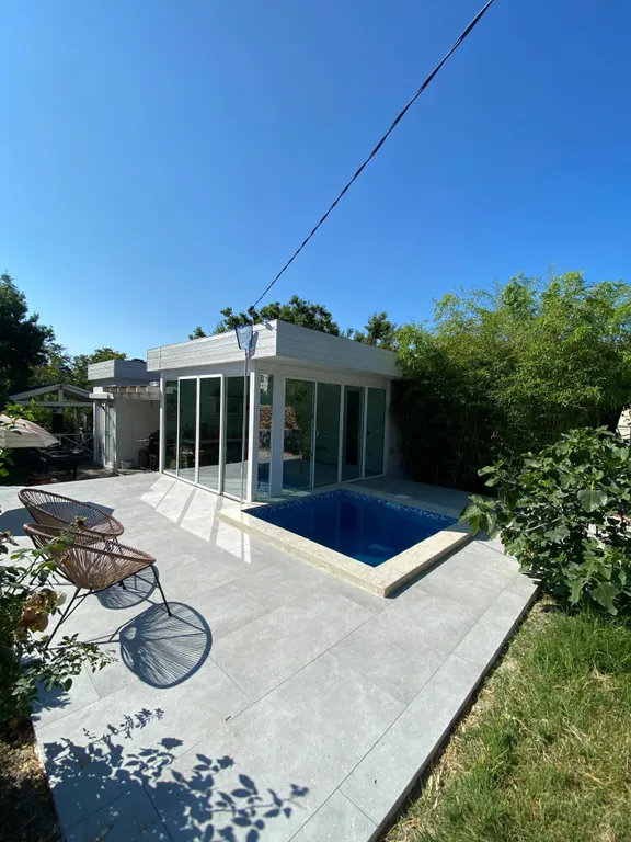 Коттедж Двухкомнатный домик в Голубой бухте — Геленджик