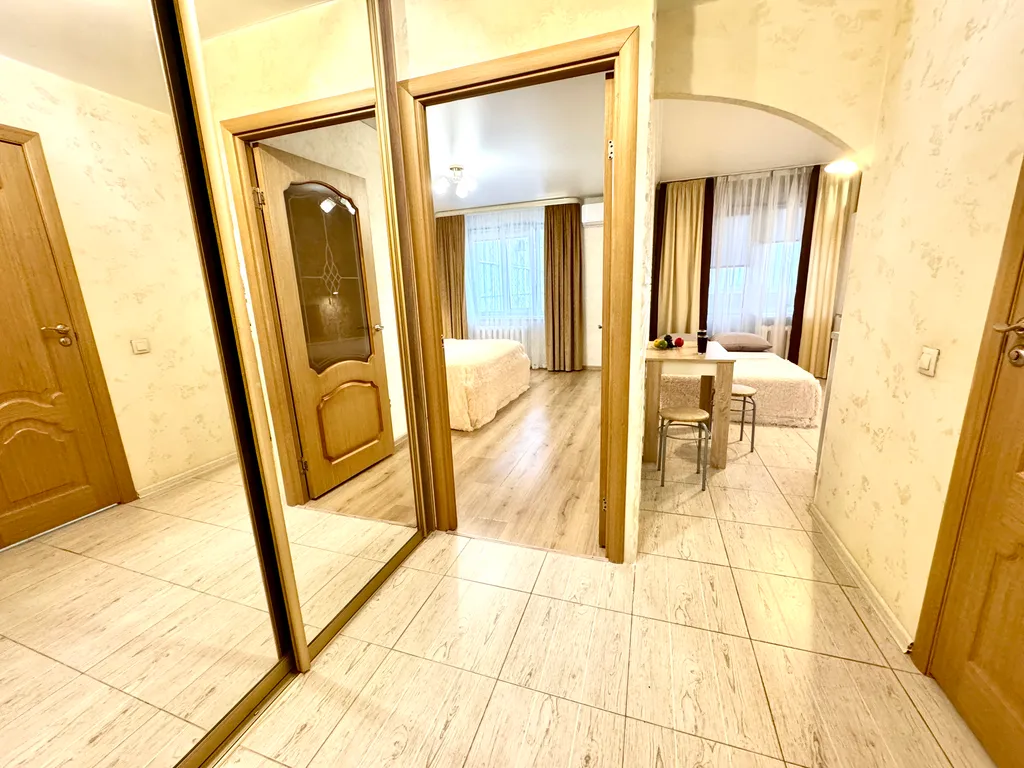 Красивая, уютная квартира в новом доме рядом с ТЦ "Космопорт"