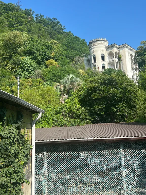 Просторная квартира рядом с морем