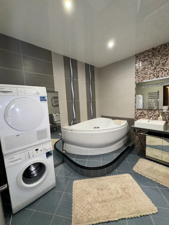 Современная квартира с видом на море и шаговой доступностью до центра