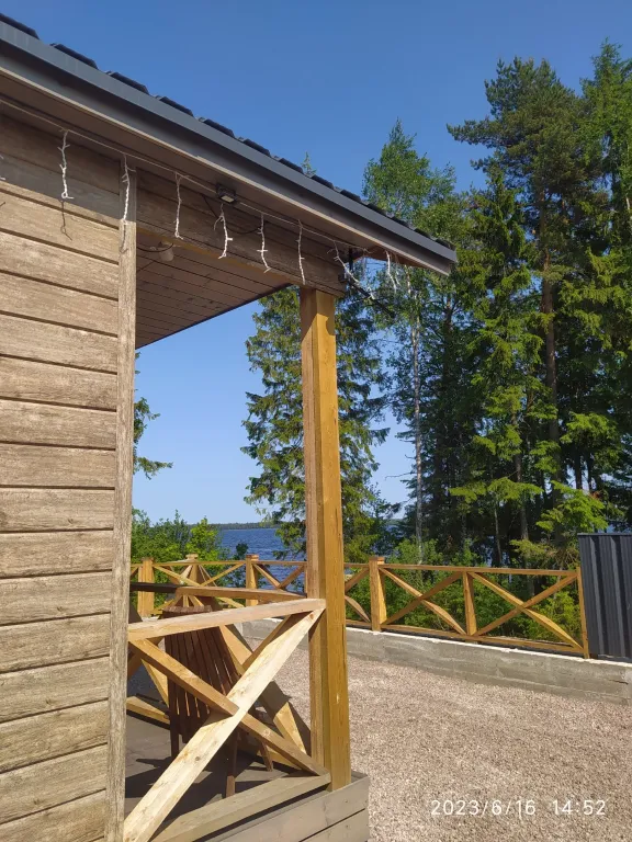 Дом на берегу озера