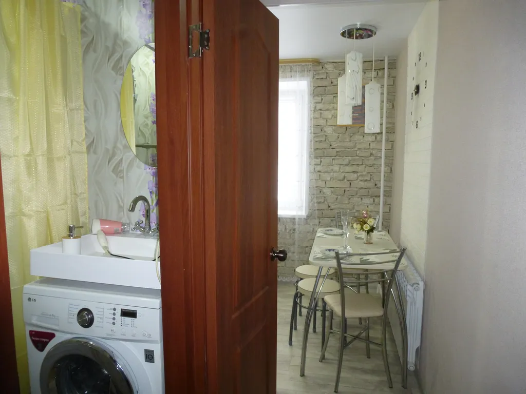 Чистая, уютная, после капитального ремонта 2-комнатная квартира