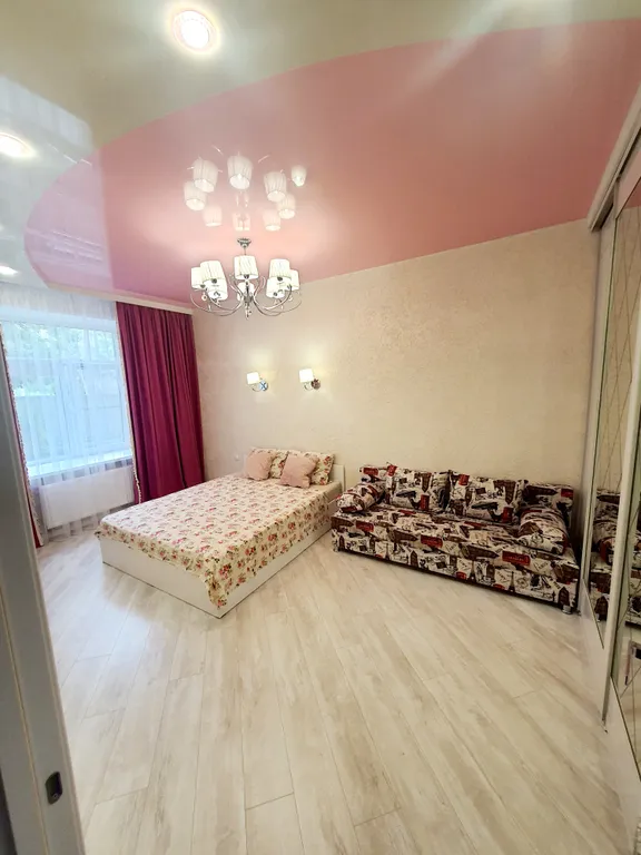 Великолепная трешка рядом с парком