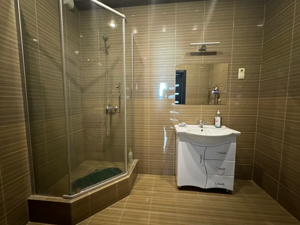 Большая трёхкомнатная квартира в самом центре города с 2 спальнями