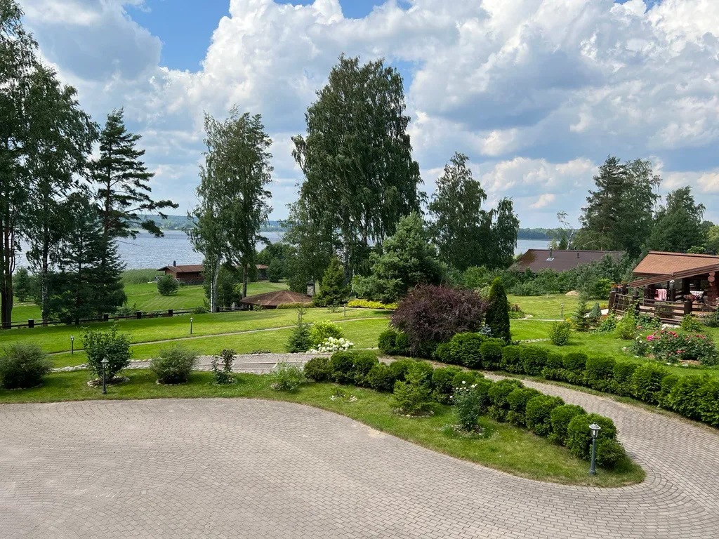 Коттедж на берегу Суходольского озера