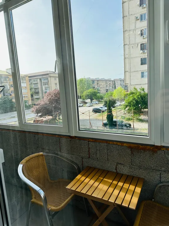 Квартира 3-комнатная квартира с новым ремонтом, в центре города — Гагра