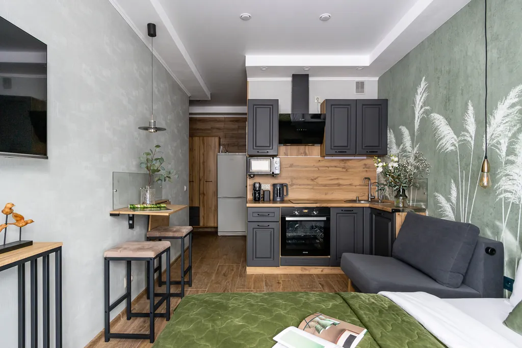 Студия Колосья с качелью на балконе и видом на сосны