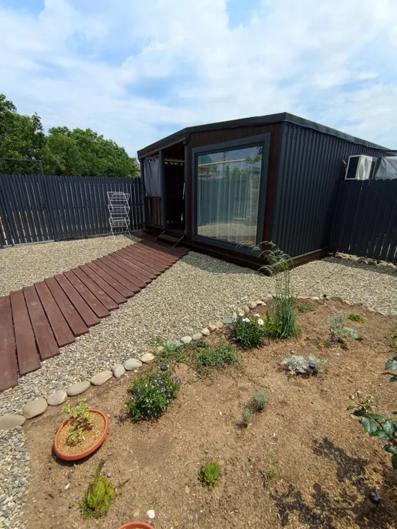 Квартира Апартаменты с отдельным двориком — Кучугуры