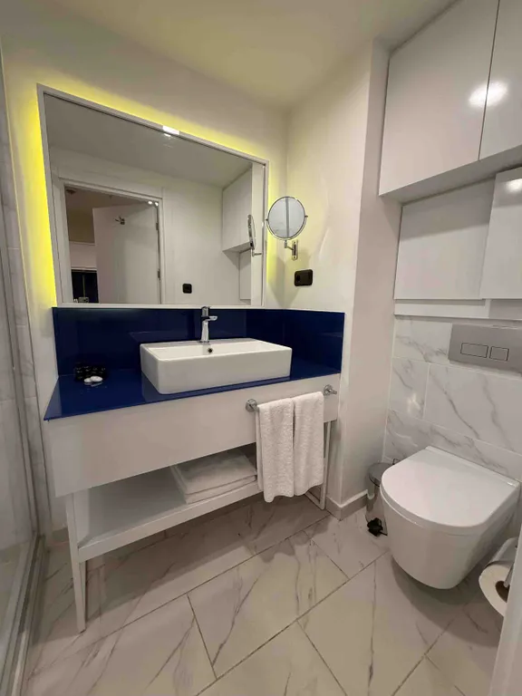 Студия с видом на море и горы