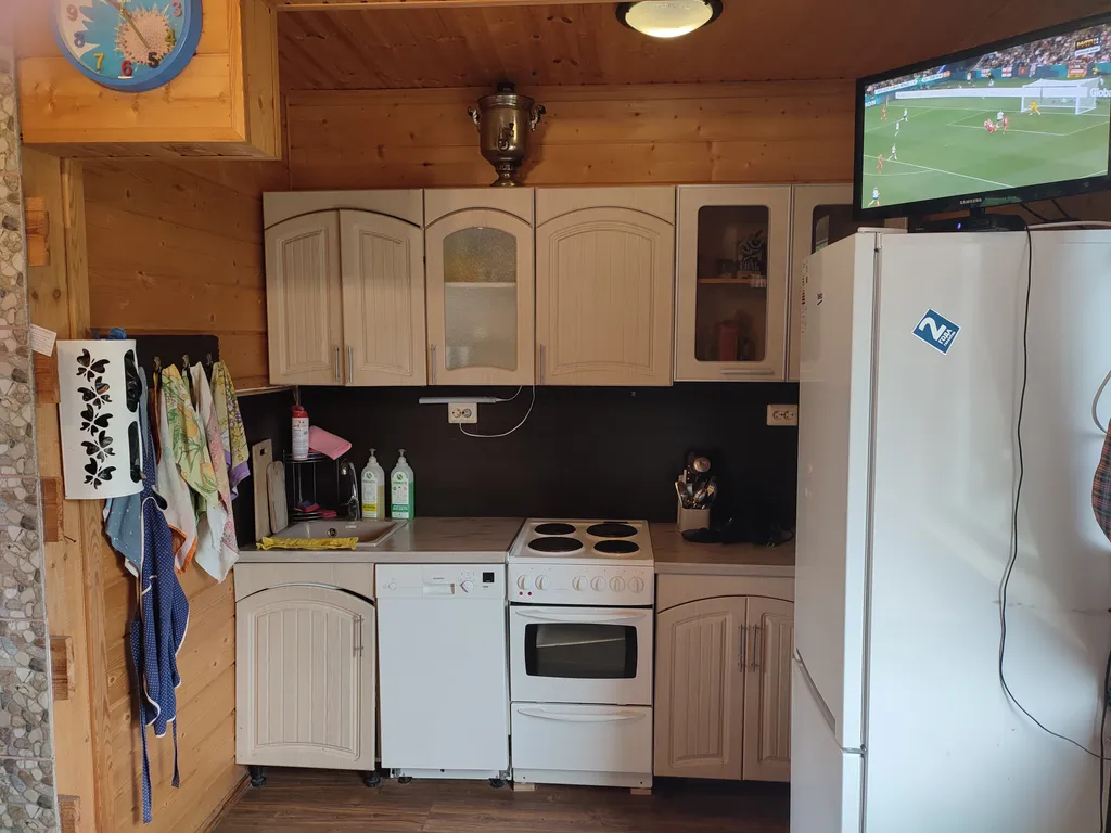 Коттедж Хонга ранда у озера с пляжем