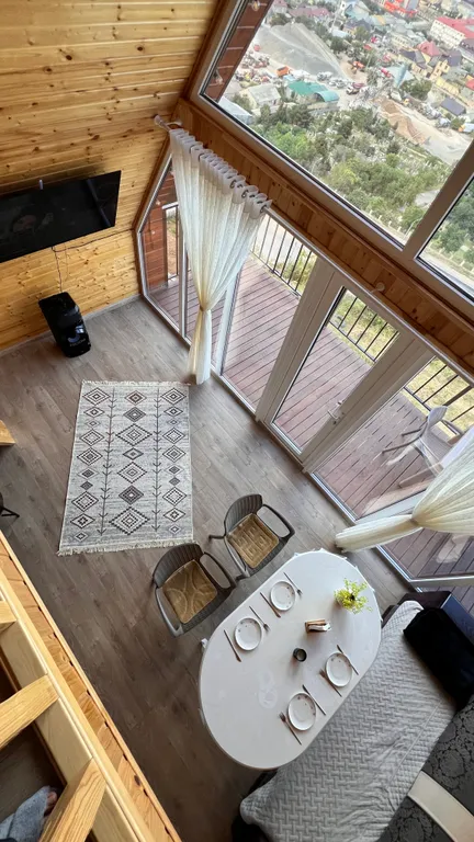 Коттедж с панорамным видом на город